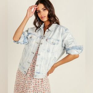 Levi’s Ex-Boyfriend Trucker Jacket Denim Jean Jacket Size 1X Light Wash